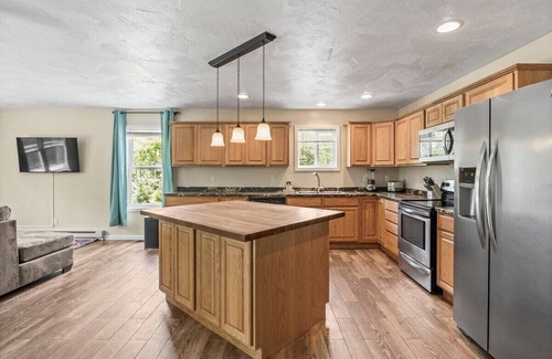 Lansing House | Hot Tub! Sleeps 16! Near Ithaca & Wineries!Dogs Ok!