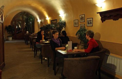 Roznava Hotel | Hotel Čierny Orol