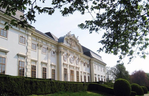 Halbturn Hotel | Hotel ∙ 1 bedroom ∙ 1 guest