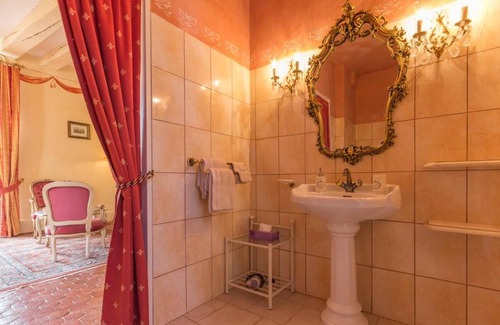 Gimouille Hotel | Hotel ∙ 1 bedroom ∙ 1 guest