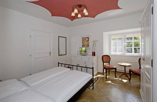 Halbturn Hotel | Hotel ∙ 1 bedroom ∙ 2 guests