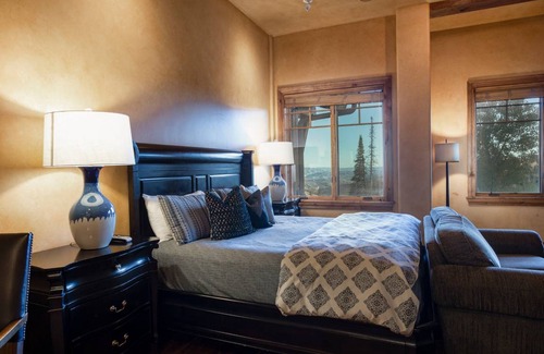 Empire Pass Hotel | Hotel ∙ 1 bedroom ∙ 2 guests
