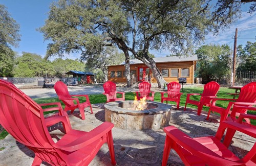 Wimberley Hotel | Hotel ∙ 1 bedroom ∙ 4 guests