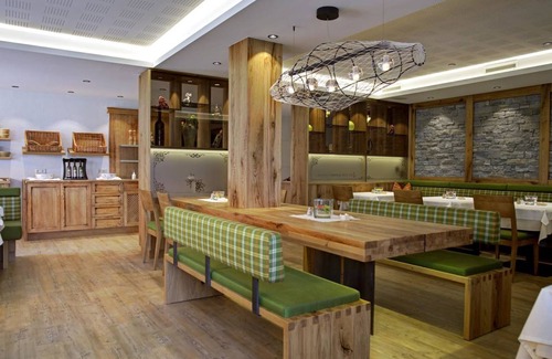 Vorderlanersbach Hotel | Hotel ∙ 2 guests