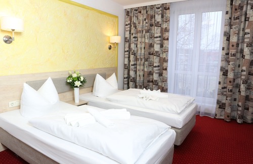 Burghausen-Rueckmarsdorf Hotel | Hotel 3 Linden
