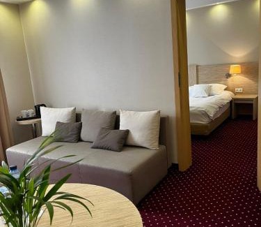 Strykow Hotel | Hotel 500 W Strykowie