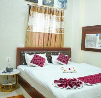 Danapur Hotel | Hotel Adarsh