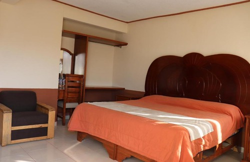 Atotonilco de Tula Hotel | HOTEL AGUILA