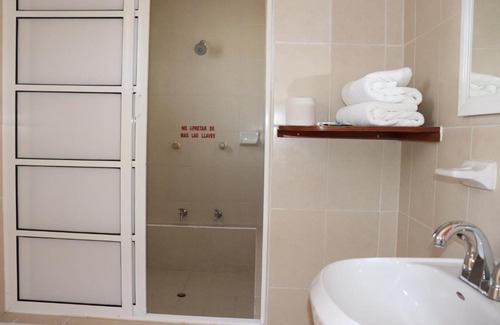 Atotonilco de Tula Hotel | HOTEL AGUILA