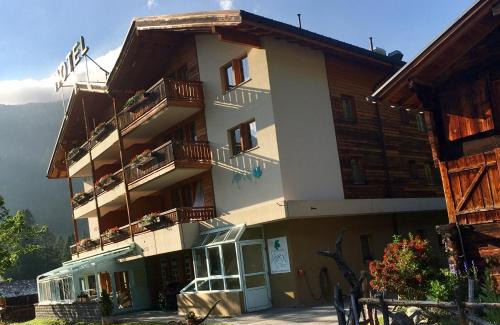 Obergoms Hotel | Hotel Ahorni
