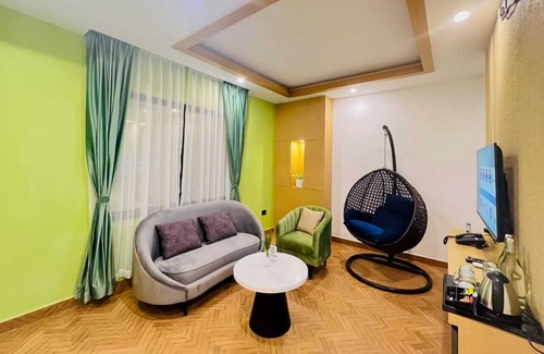 Sauraha Hotel | Hotel Aikawa