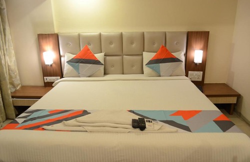 Nerul Hotel | Hotel Aishwarya Residency
