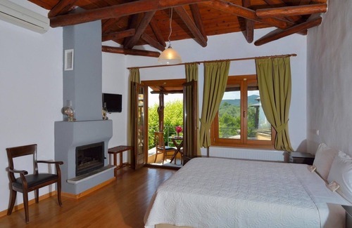 Kala Nera Hotel | Hotel Alkifron is located to Kala Nera Village.