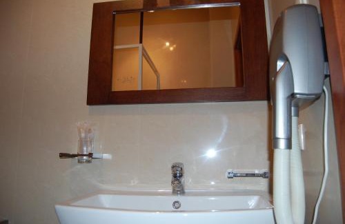 Piotrkow Trybunalski Hotel | Hotel Altamira