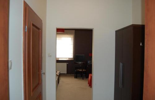 Piotrkow Trybunalski Hotel | Hotel Altamira