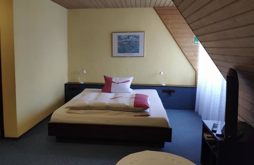 Neckarwestheim Hotel | Hotel Am Markt