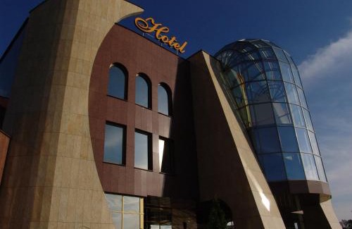 Wodzislaw Slaski Hotel | Hotel Amadeus