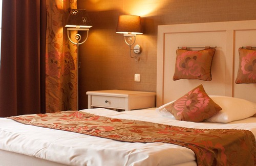 Großnobach Hotel | Hotel Ampervilla