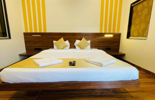 Jadhavwadi Hotel | Hotel Amrai 69