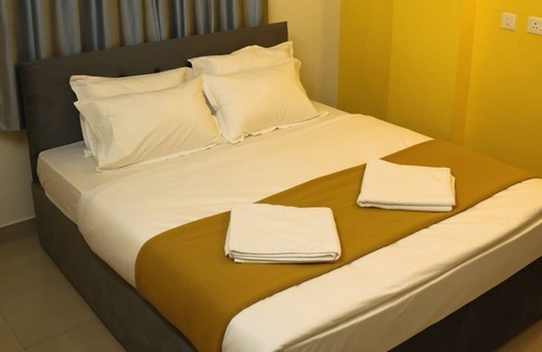 Adyar Hotel | Hotel Aradhya Inn Deralakatte