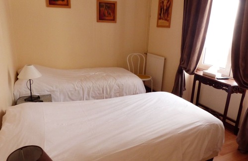 Buzancais Hotel | Hotel Au Croissant