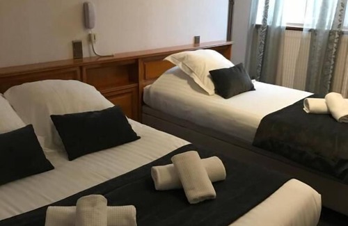 Lorris Hotel | Hotel Au Sauvage