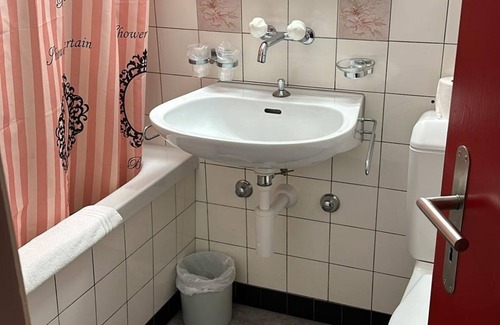 Neuhausen am Rheinfall Hostel | Hotel & Backpackers Zak