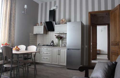 Zarichnyi District House | Hotel Barin House