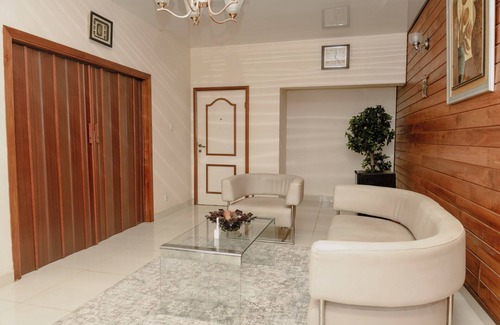 Freetown Hotel | Hotel Barmoi