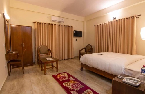 Pokhara Hotel | Hotel Basanta inn