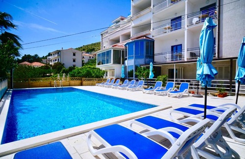 Seget Donji Hotel | Hotel Bavaria Trogir