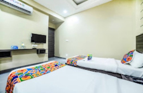 Gangapur Hotel | Hotel Bhondawe Palace