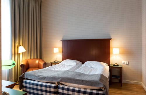 Byjorden-Nibbles- Backe Hotel | Hotel Bishops Arms, Köping