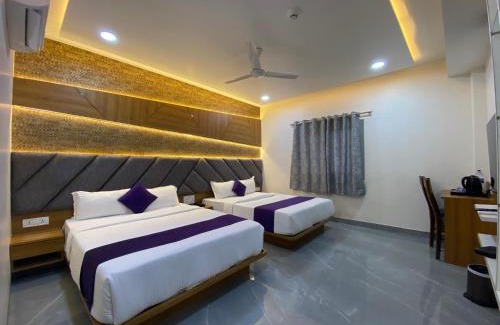 Dharavi Hotel | Hotel BKC Gold View