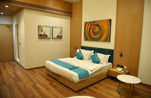 Anand Hotel | Hotel Blueivy Anand