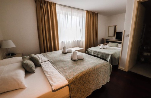 Tijesno Hotel | Hotel Borovnik