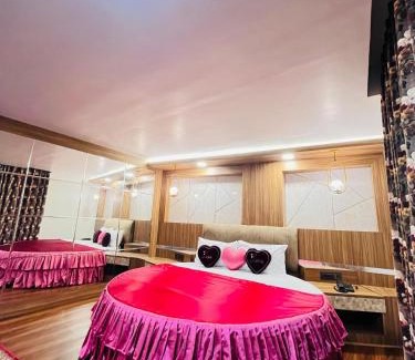 Darjeeling Hotel | Hotel Broadway Boutique Mall Road Darjeeling - Spacious Room with Luxury Quality - Excellent Customer Experience