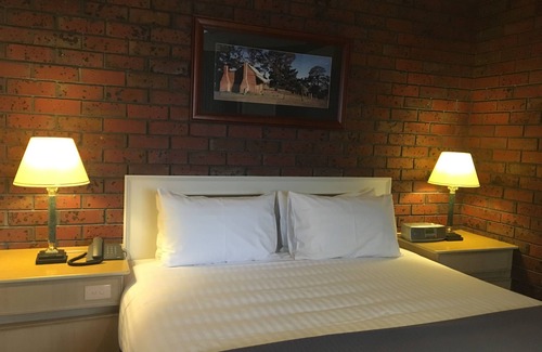 Mount Waverley Hotel | Hotel Bruce County