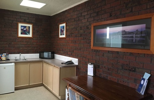Mount Waverley Hotel | Hotel Bruce County