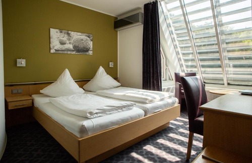 Illingen Hotel | Hotel Burg Kerpen