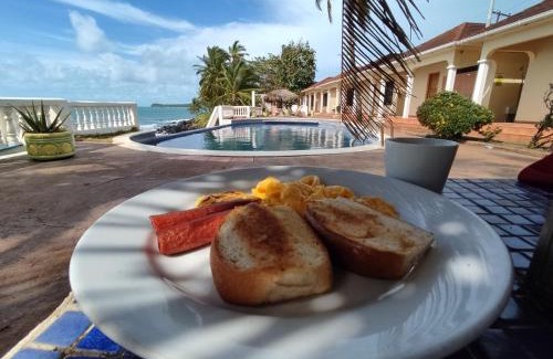 Corn Island Hotel | Hotel Casa Canada