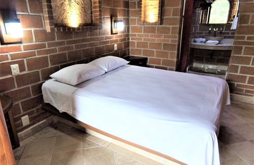 La Poza Hotel | Hotel Casa del Lirio Diamante