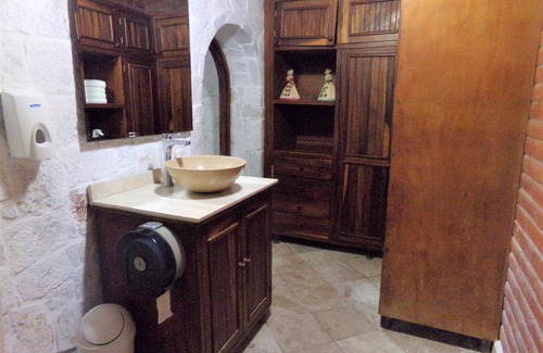 La Poza Hotel | Hotel Casa del Lirio Diamante