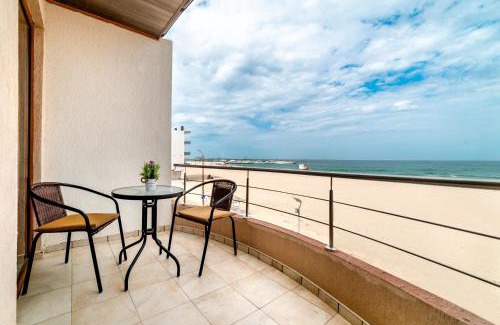 Eforie Nord House | Hotel CASA ROYAL pe plaja Belona