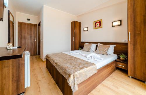 Eforie Nord House | Hotel CASA ROYAL pe plaja Belona