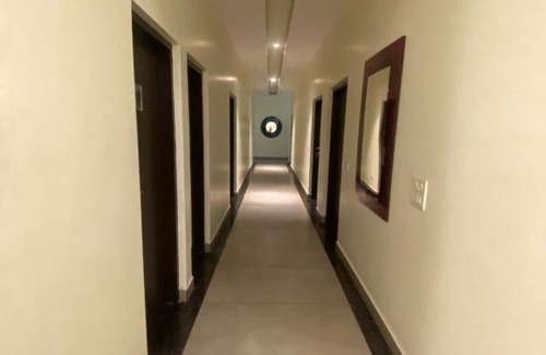 Lalkothi Bed & Breakfast | Hotel Cedar
