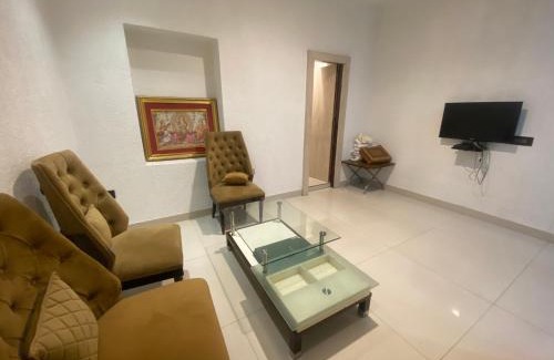 Lalkothi Bed & Breakfast | Hotel Cedar