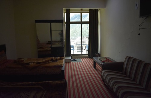Mansehra Hotel | Hotel Cedar Inn