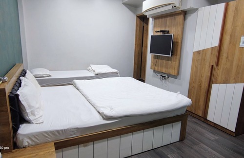 Halvad House | hotel center point guesthouse