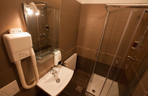 Postojna Hotel | Hotel Center